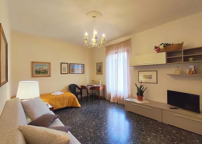 Lovely Balcony San Gimignano Apartments