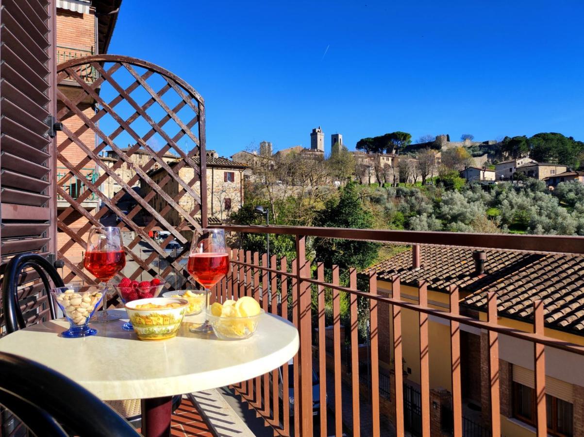 Lovely Balcony San Gimignano